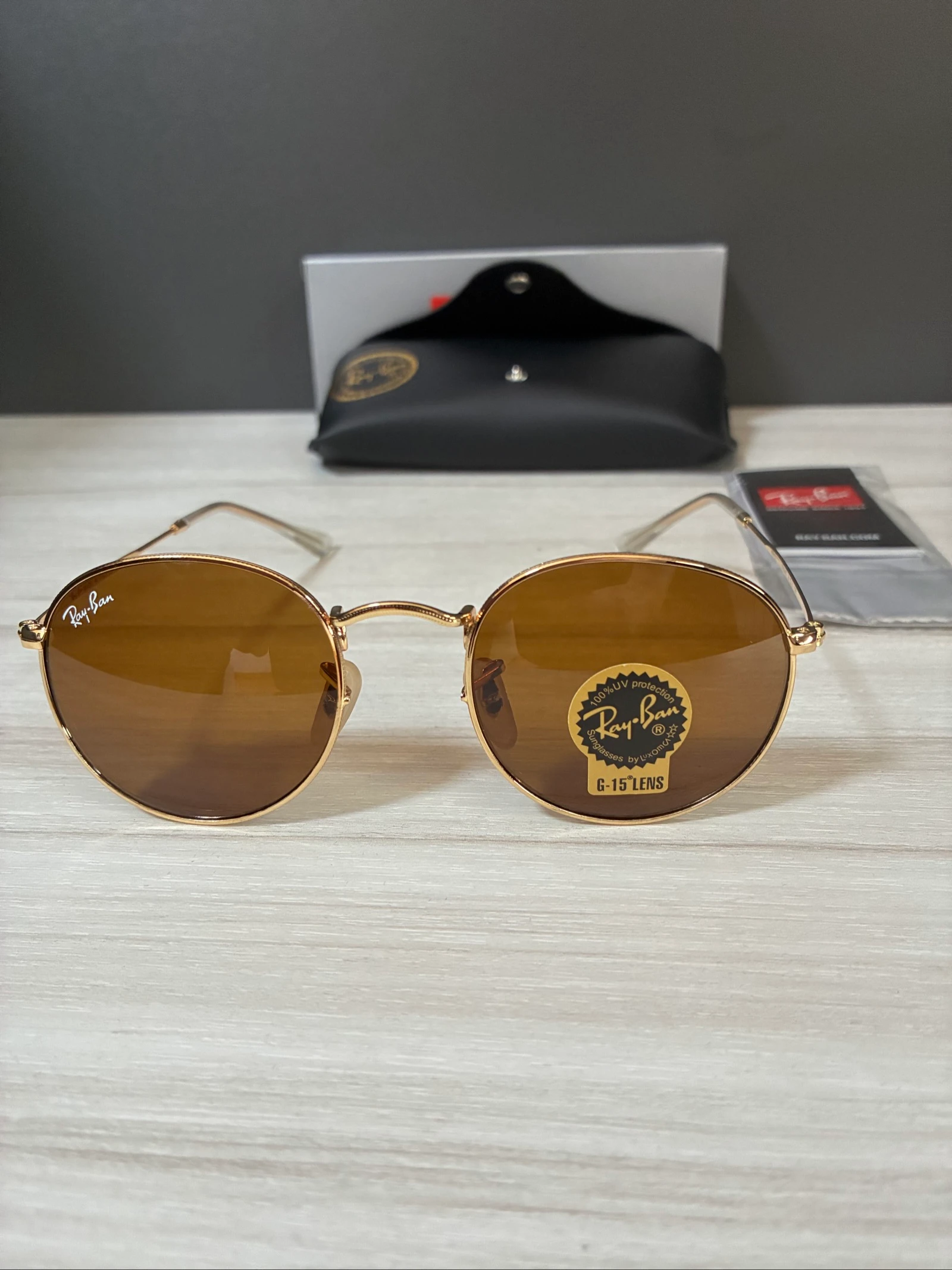 Gafas de sol Ray-Ban redondas doradas – Como nuevas